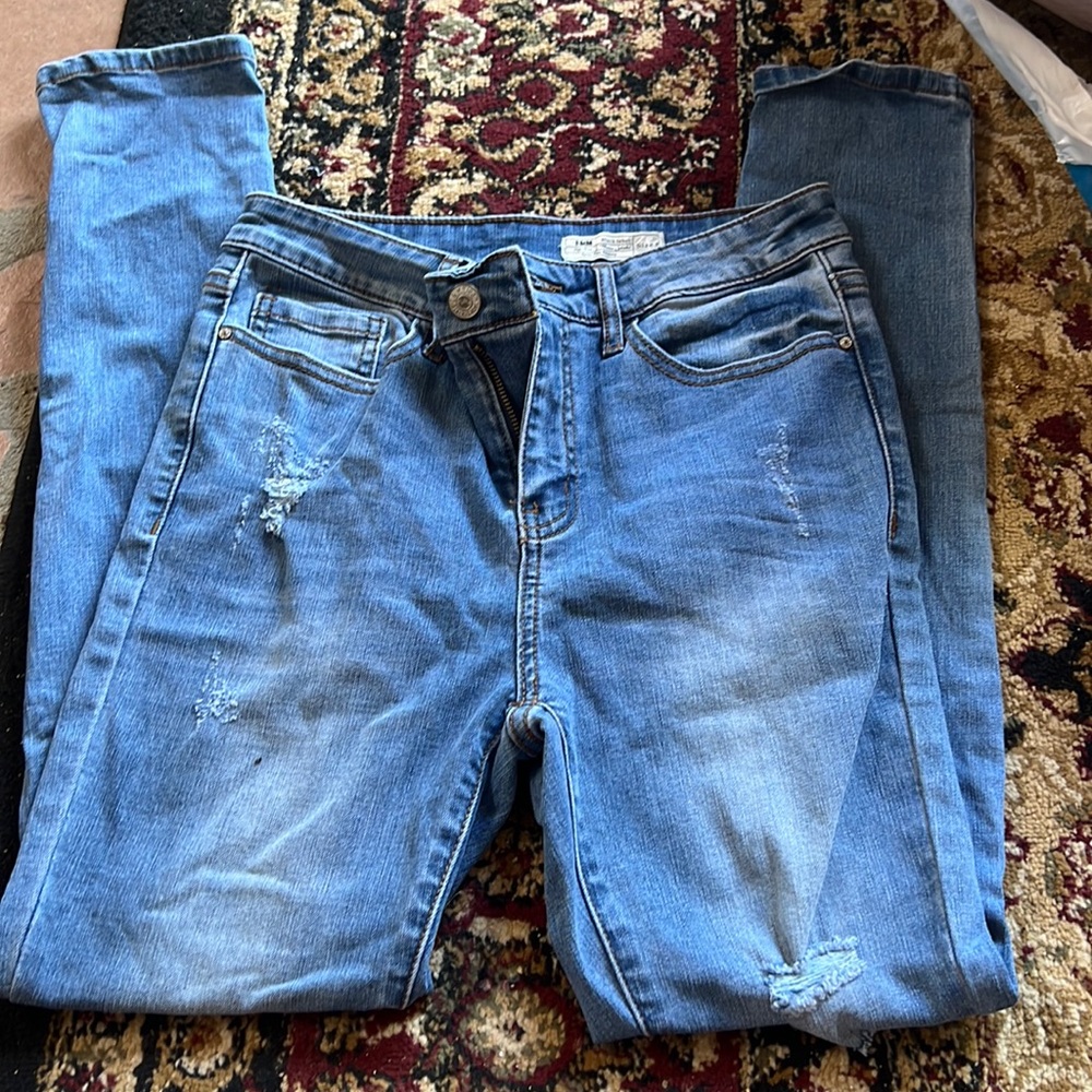 cute flexible skinny jeans!
